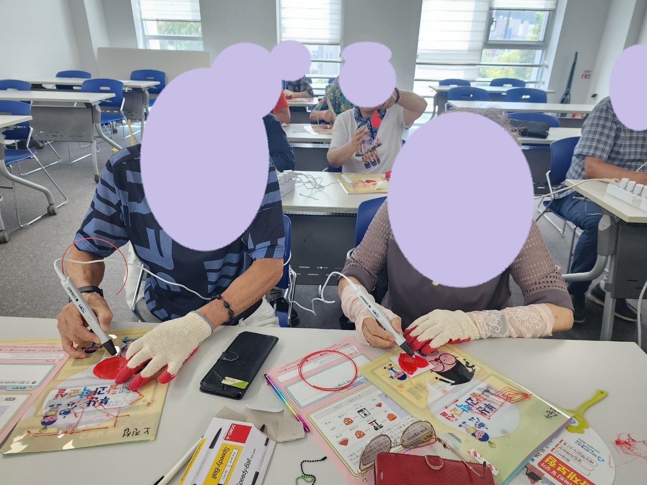 20250806_기장군노인복지관_마법의 펜.jpg